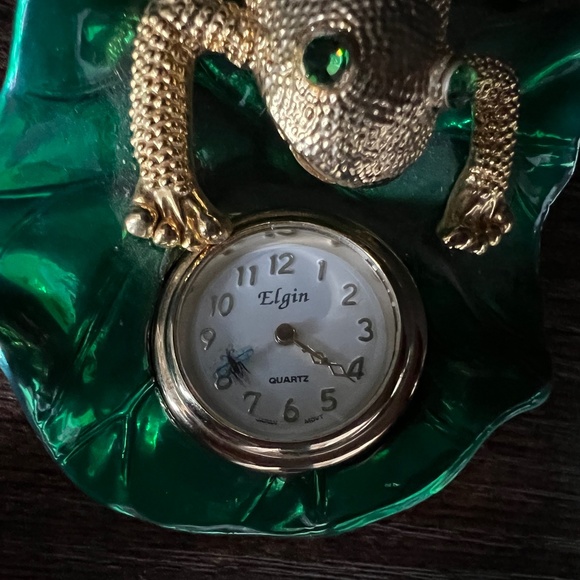 Vintage Gold Tone Frog on Lily Pad with Clock - Picture 5 of 9